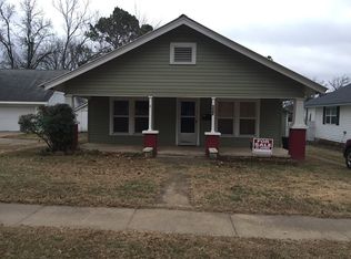 608 Goingsnake St, Tahlequah, OK 74464