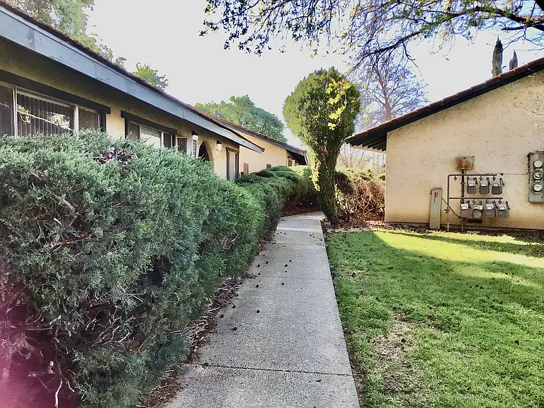 Adobe Villa Apartments — Photo 97