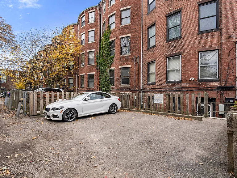 1011 Beacon St #4 — Photo 23