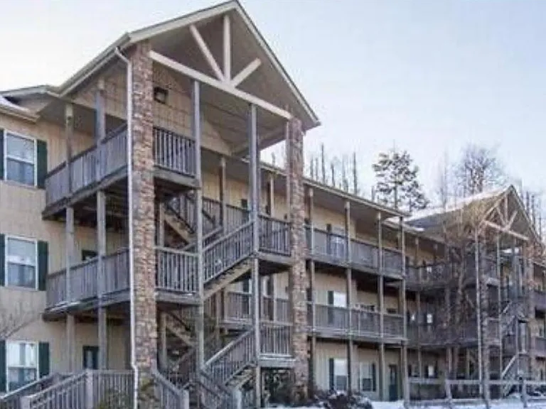 800 Meadowview Dr #18 — Photo 18