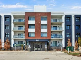 249 Grey Silo Rd #405, Waterloo, ON