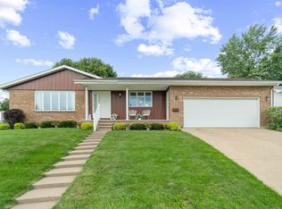 931 Parkview Dr, Holy Cross, IA 52053