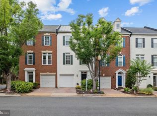 5011 Waple Ln, Alexandria, VA 22304
