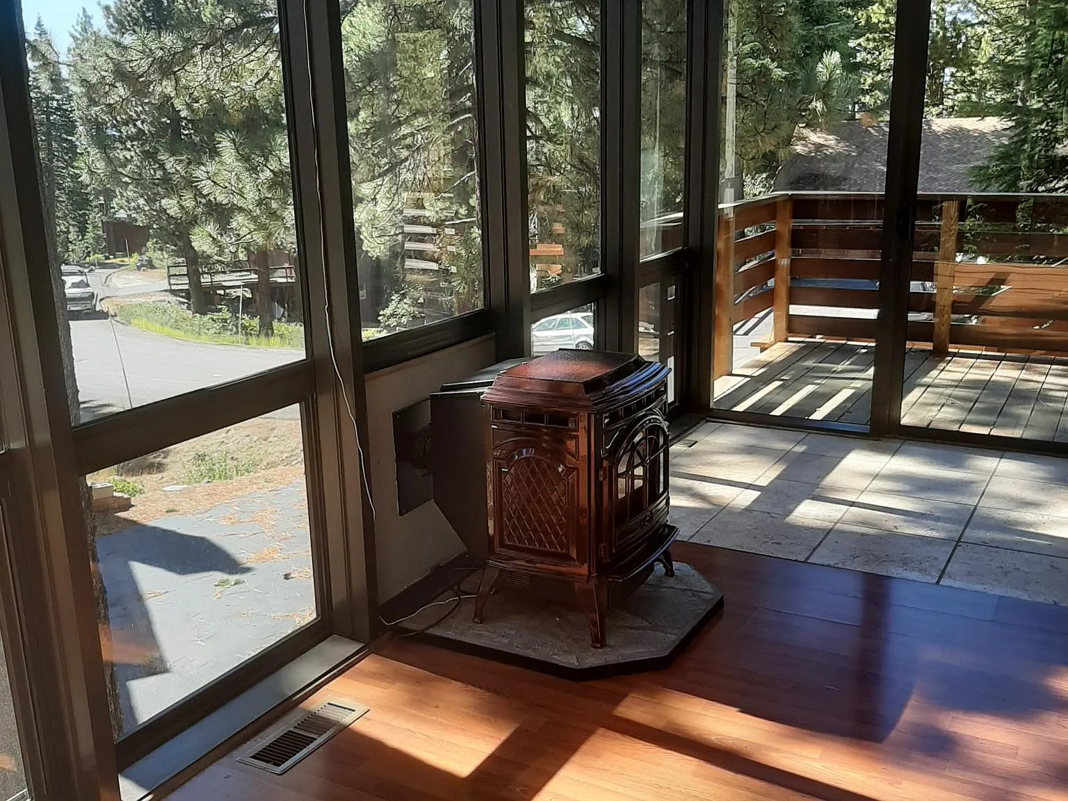 3 bed, 1990 sqft, $5,100 — Photo 4