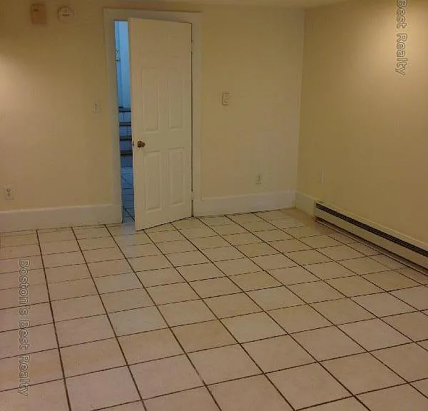136 Chiswick Rd #B — Photo 14