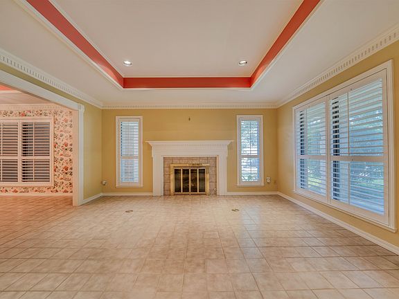 5th image of 100 Northhill Ct