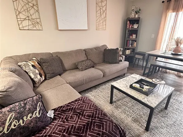 1100 SW 104th Ct APT E201, Miami, FL 33174
