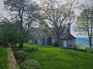 538 W Brow Rd, Lookout Mountain, TN 37350