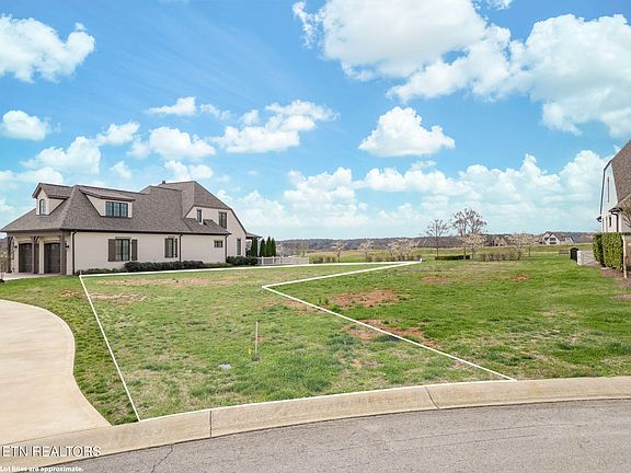 4th image of 138 E Highlands Cir