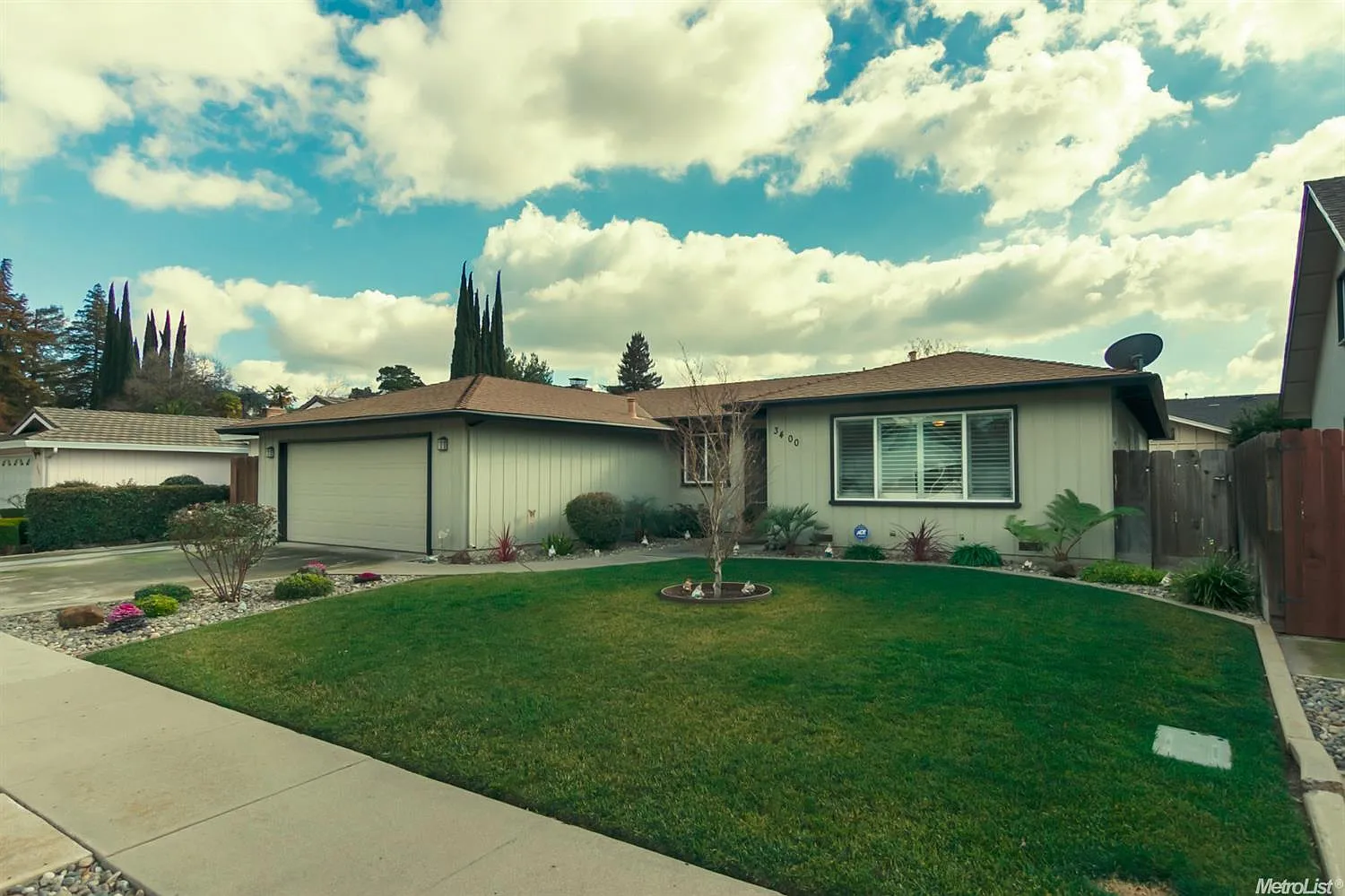3400 Scenic Dr photo 1