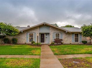 944 Meadowcove Cir, Garland, TX 75043