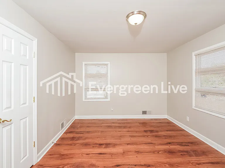 2708 7th St NE — Photo 12