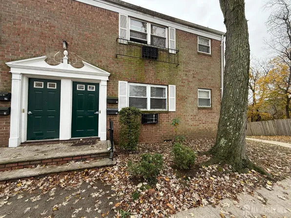 289 Main St APT 4Q, Spotswood, NJ 08884