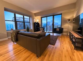 41 E 8th St APT 2107, Chicago, IL 60605