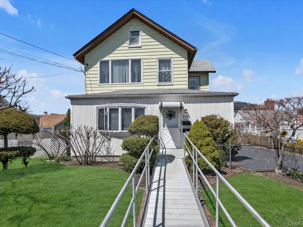 1118 W Broadway, Hewlett, NY 11557