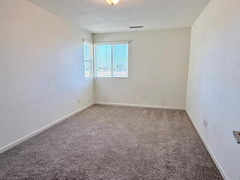 1950 Kelly Ln — Photo 8