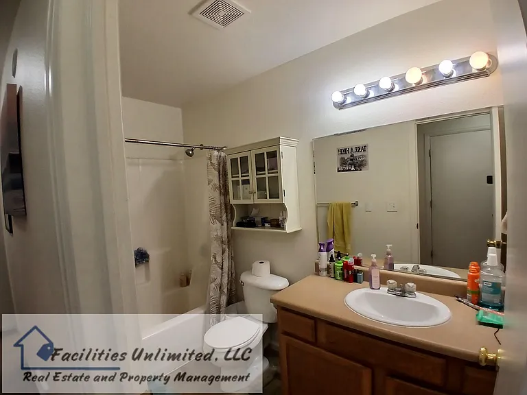 1803 S 10th St #B — Photo 12