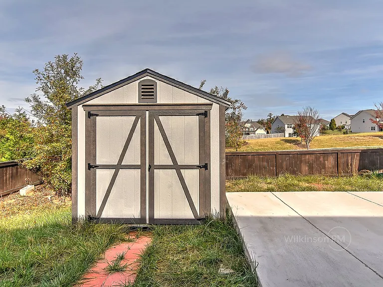1868 Scarbrough Cir — Photo 47