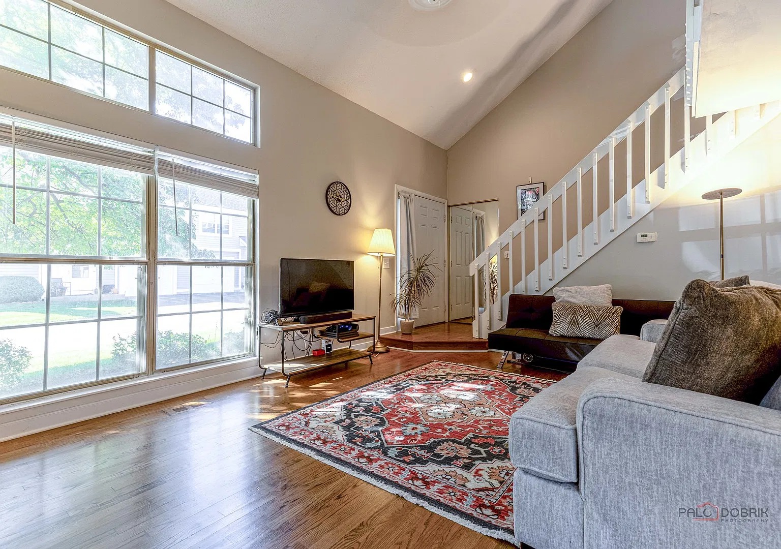 2 bed, 1.5 bath, 1155 sqft, $2,400 — Photo 2