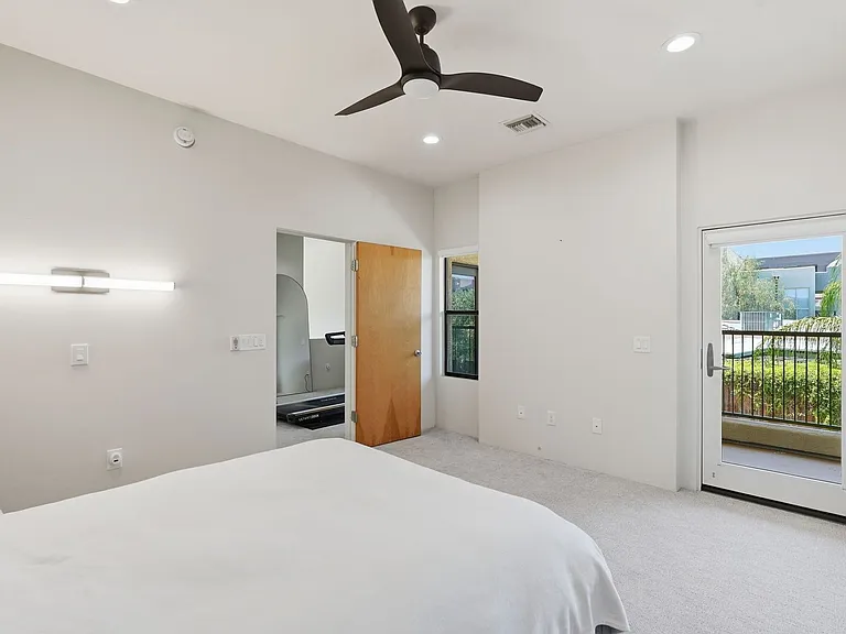 3225 E 3rd St — Photo 29