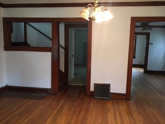 3rd image of 5527 Olive St
