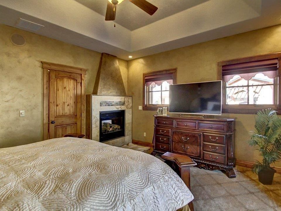 2nd image of 482 N Strata Via Way #House