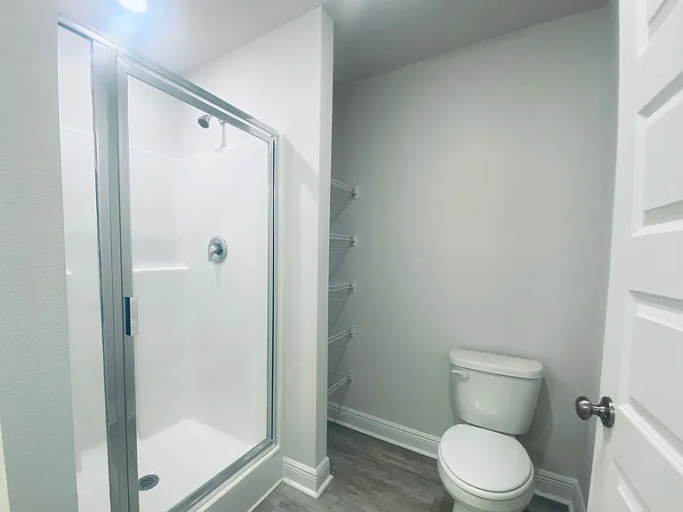 710 E Giese Ln — Photo 15