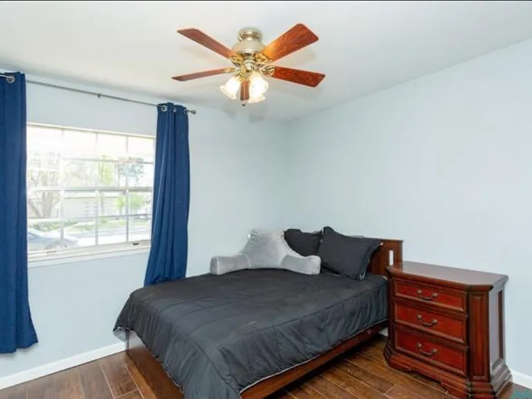 1403 S Bonita Dr — Photo 4