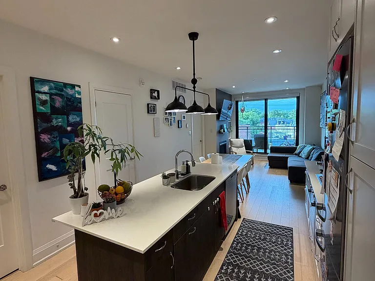 365 Beech Ave #302 — Photo 3