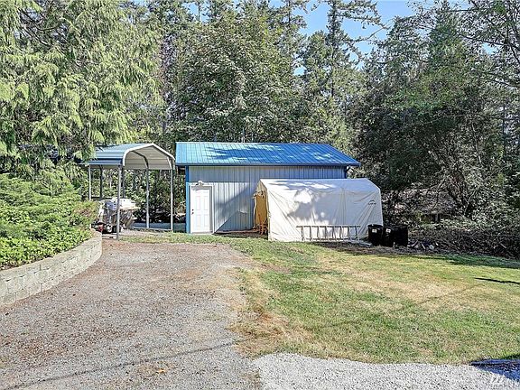 3rd image of 1679 Hemlock Dr