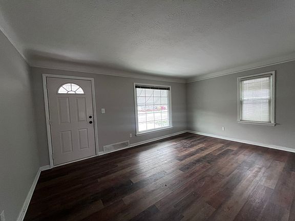 4th image of 375 E 329th St