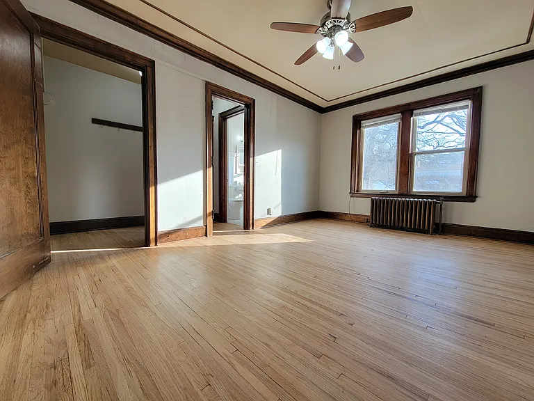 Raymond Apartments — Photo 11