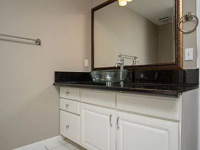 1633 Sunset Dr — Photo 5