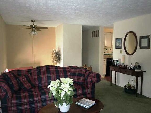 3rd image of 7605 Dawnwood Ct