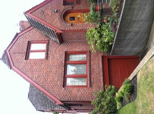 8042 18th Ave NE, Seattle, WA 98115