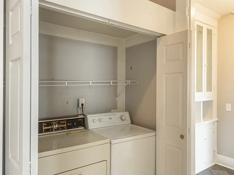 808 E M L King Blvd #808 — Photo 10