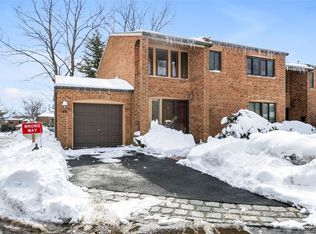 42 Windsor Gate Drive, New Hyde Park, NY 11040