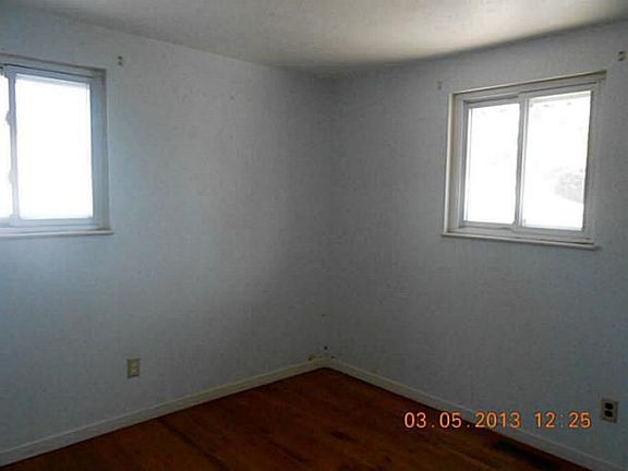 5th image of 860 Harwood Dr