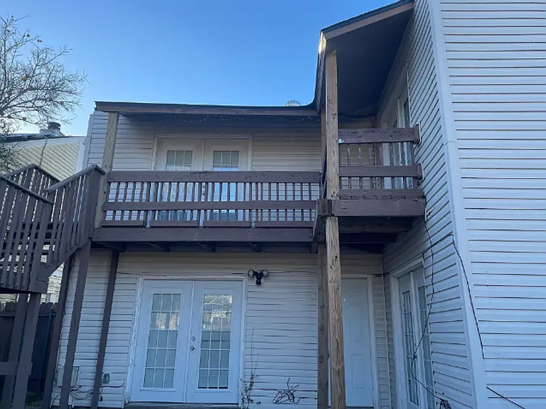 504 Fox Run — Photo 1
