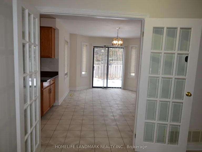 129 Lyndhurst Dr — Photo 3