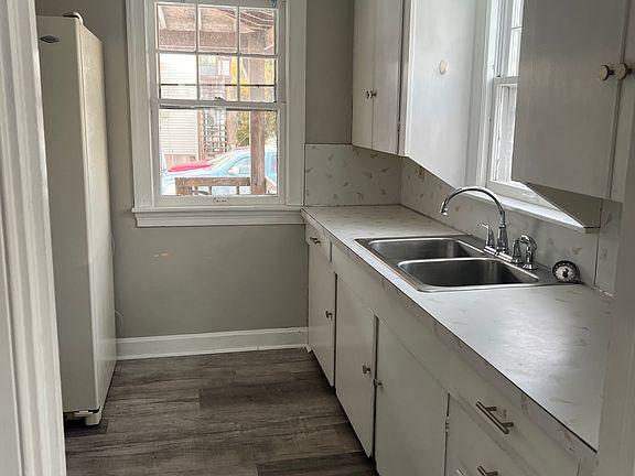 3rd image of 306-310 E Washington St
