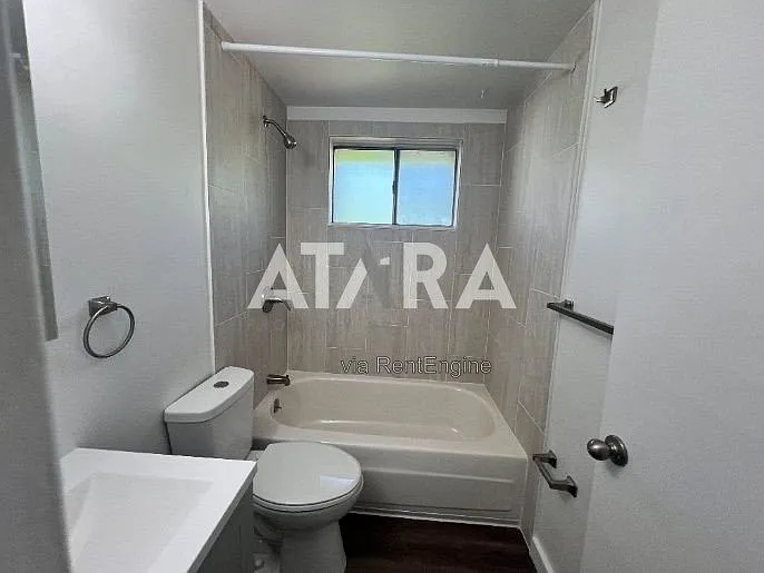 461 E Locust St #2 — Photo 14