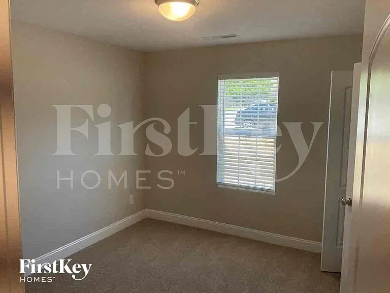 2047 Samantha Dr — Photo 20