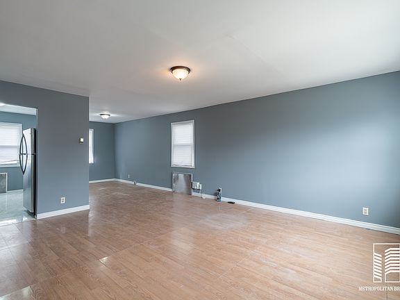 3rd image of 621 Beach 65 St