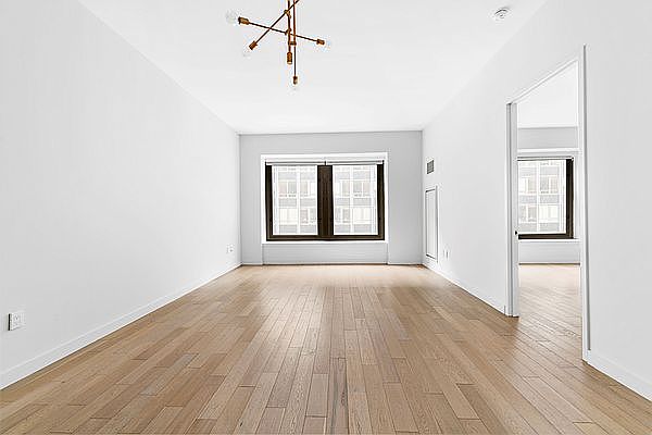 1st image of 75 Wall St APT 21B