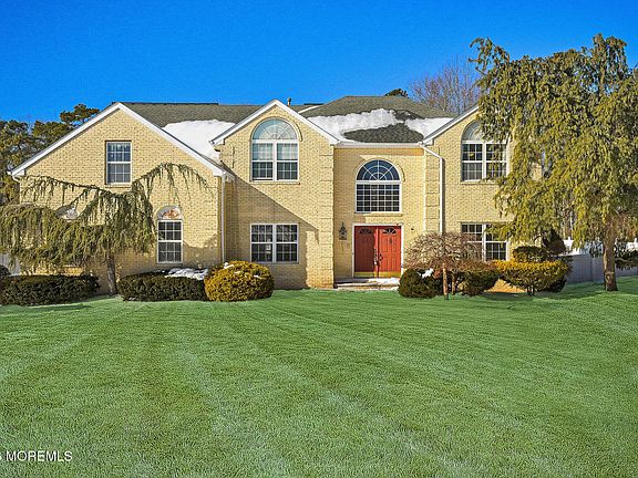 2nd image of 302 E Bird Village Road