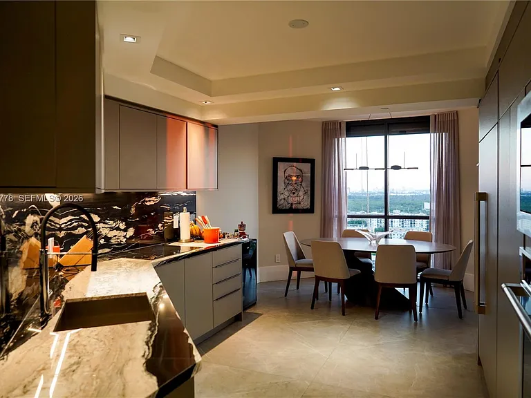 2000 Island Blvd #2404 — Photo 37
