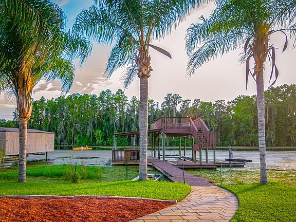 2nd image of 3019 Lake Saxon Dr