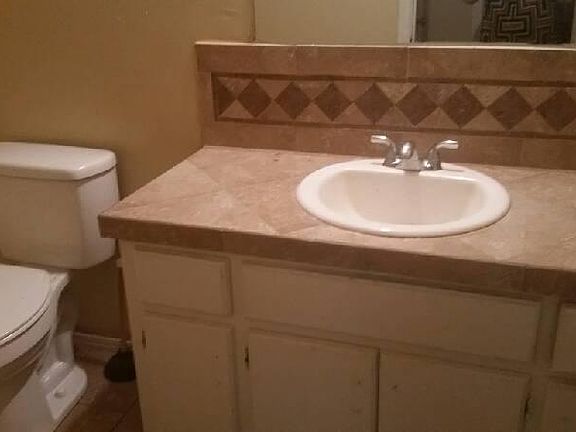 3rd image of 610 Quay St APT B