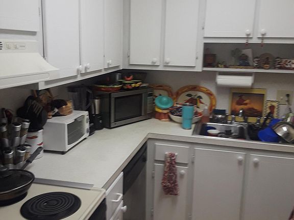 5th image of 1000 79th Ave N APT 109